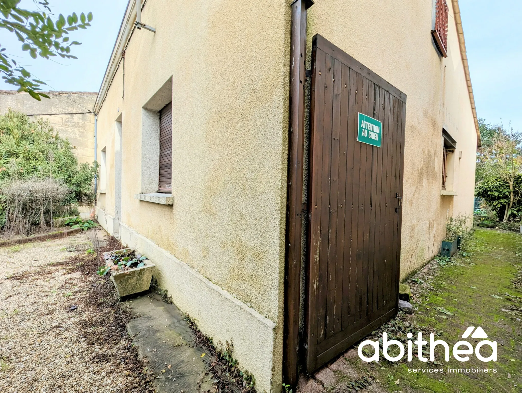 Maison à rénover à Libourne - Potentiel élevé avec jardin et dépendance 