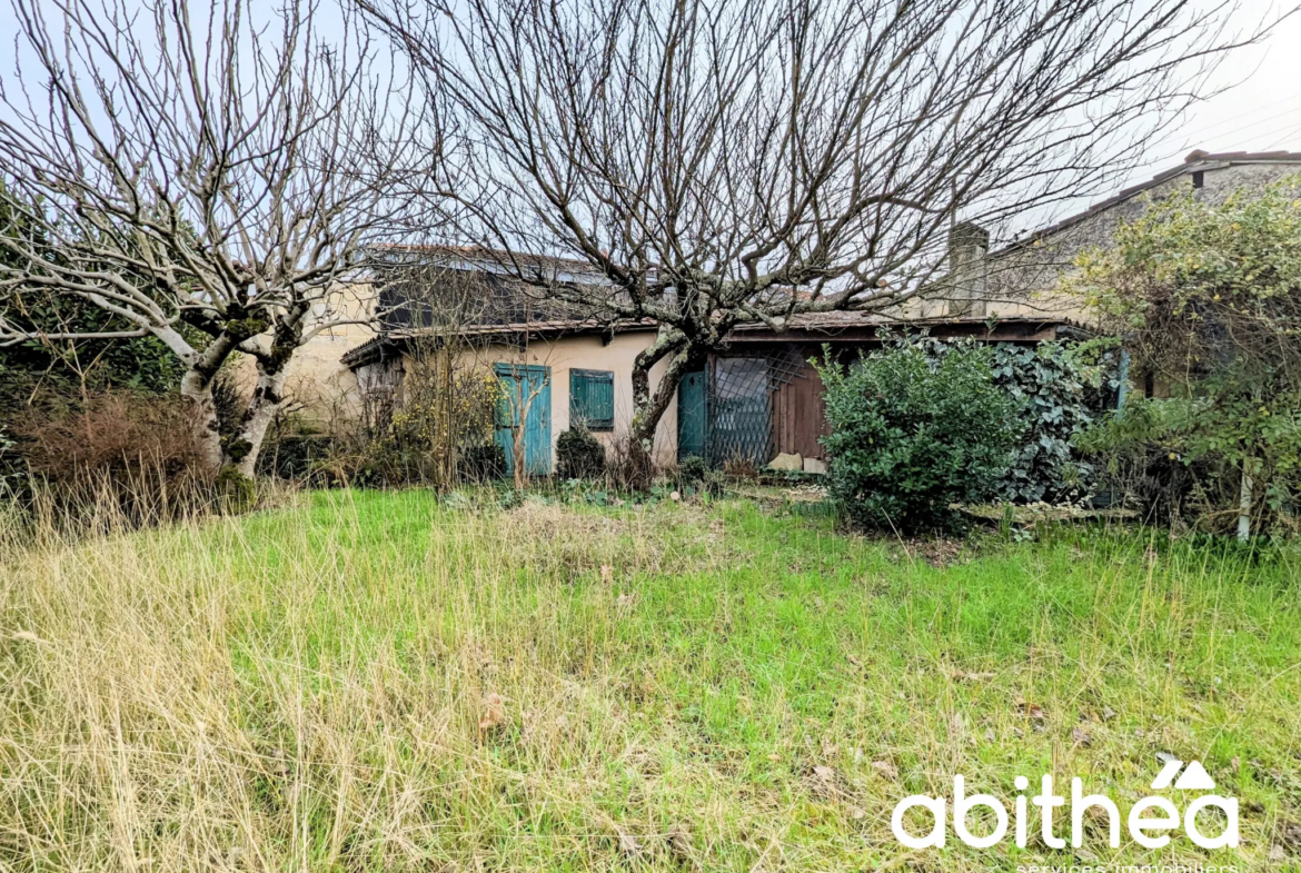 Maison à rénover à Libourne - Potentiel élevé avec jardin et dépendance 