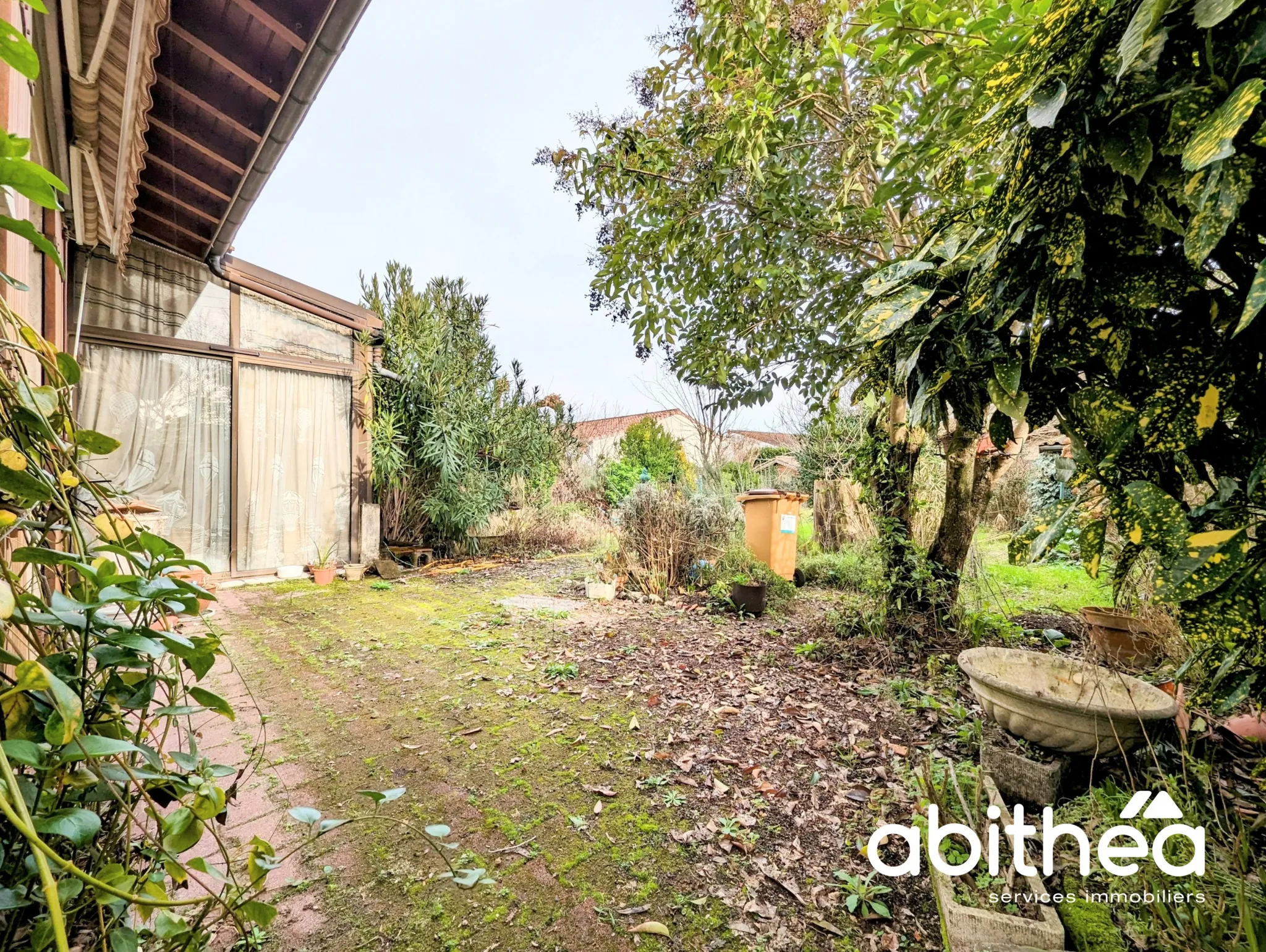 Maison à rénover à Libourne - Potentiel élevé avec jardin et dépendance 