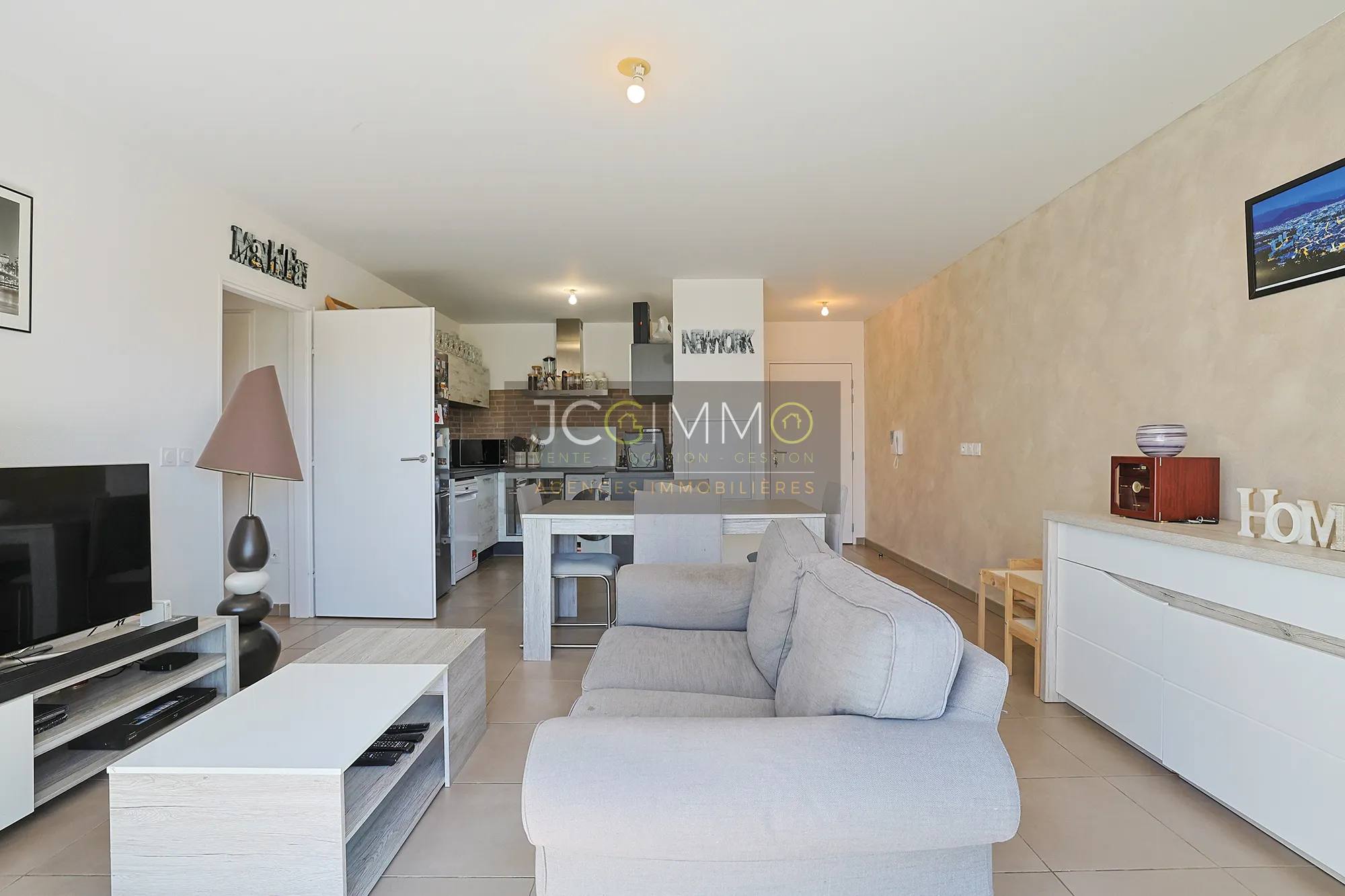 Appartement T4 récent à La Valette du Var avec terrasse et stationnements 