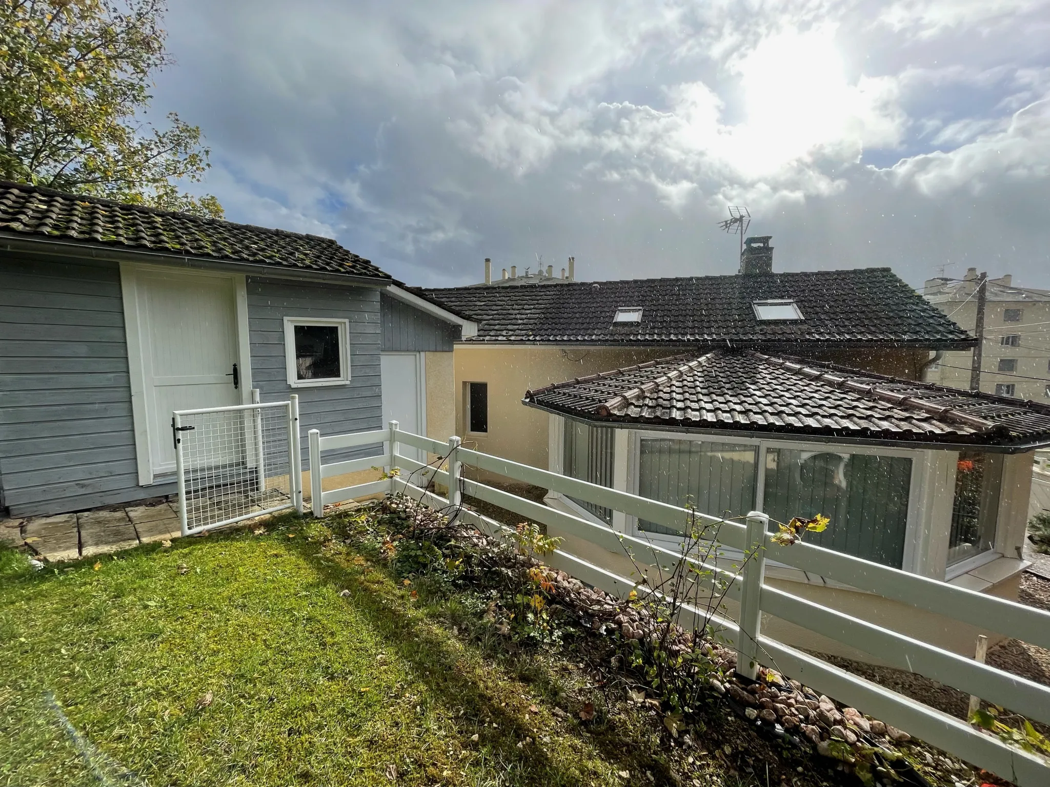 Maison entièrement rénovée à Montbard avec dépendance 