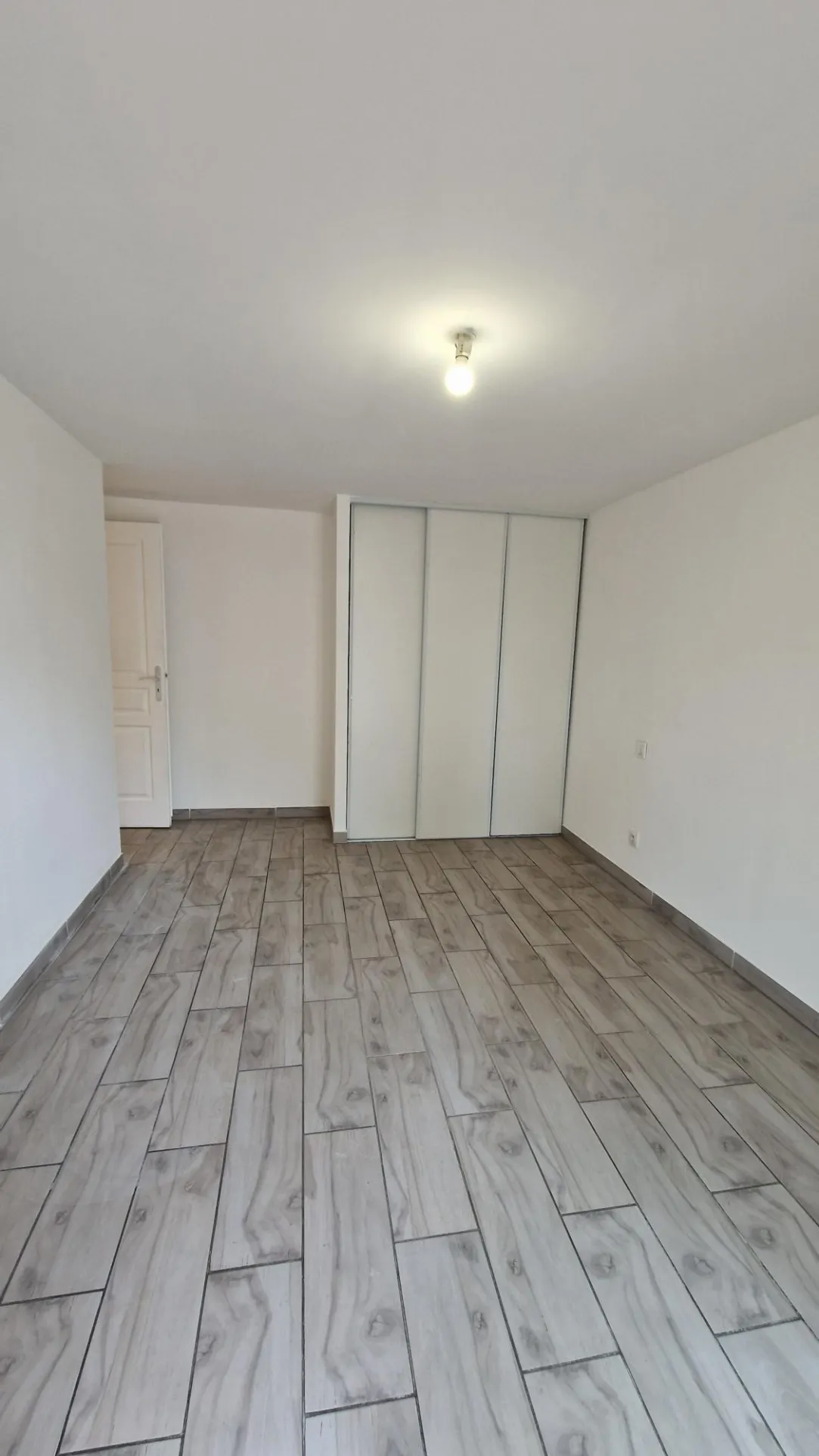 Appartement de 90,40 m² à vendre à Bollène, 3 chambres et grande terrasse 