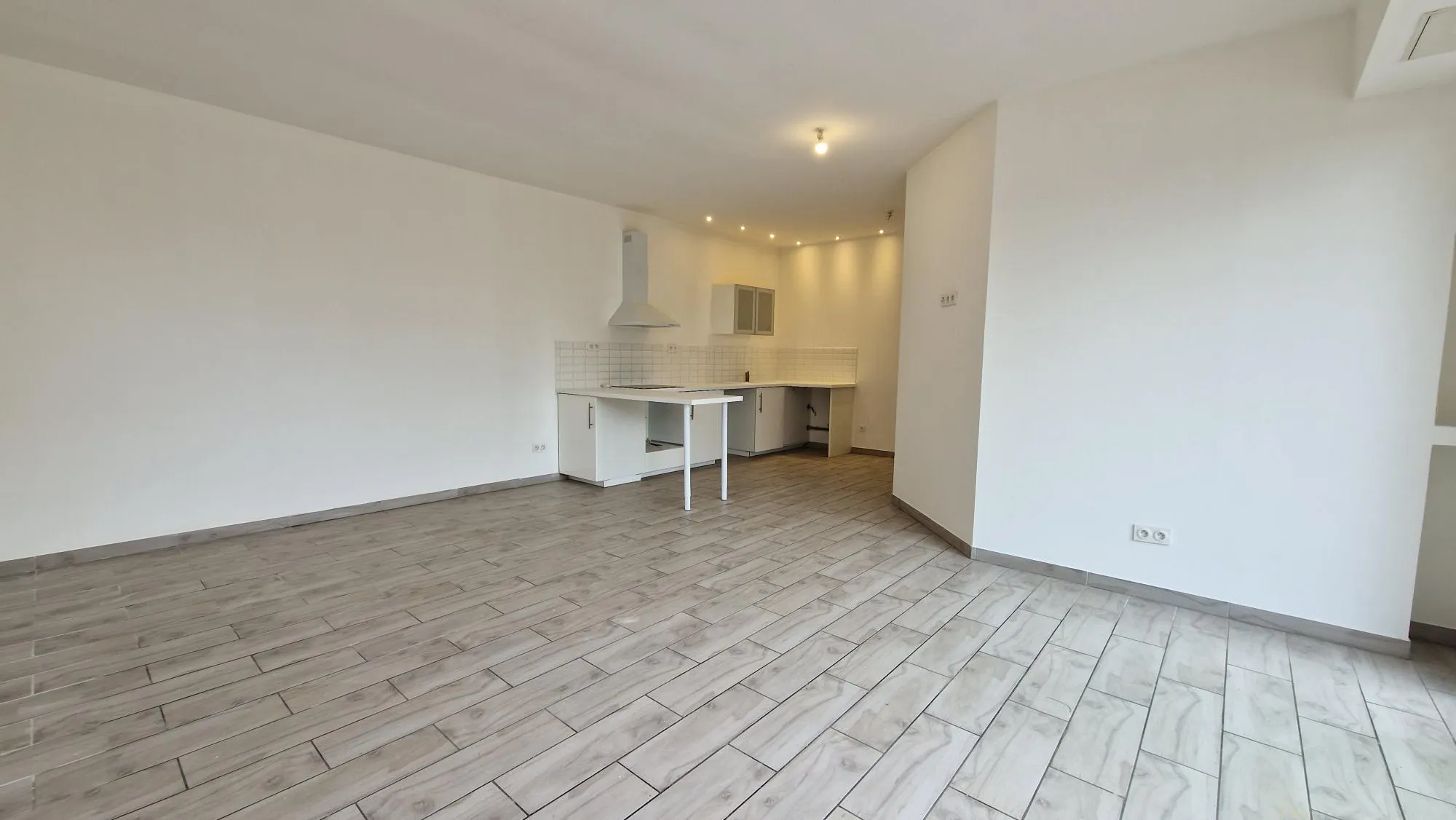 Appartement de 90,40 m² à vendre à Bollène, 3 chambres et grande terrasse 