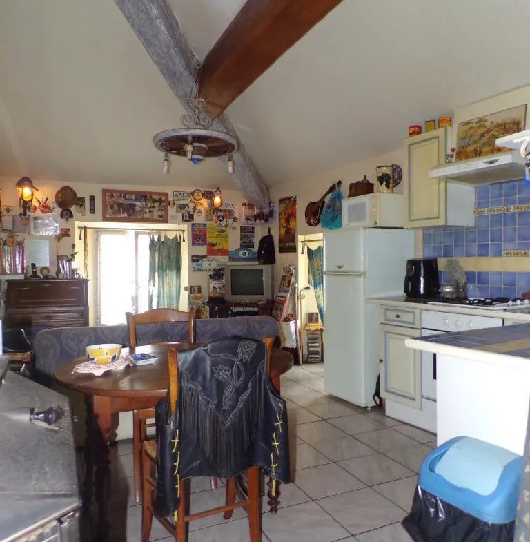 Maison de village à vendre à Saint Laurent de Cerdans avec terrasse et vue sur le Canigou 