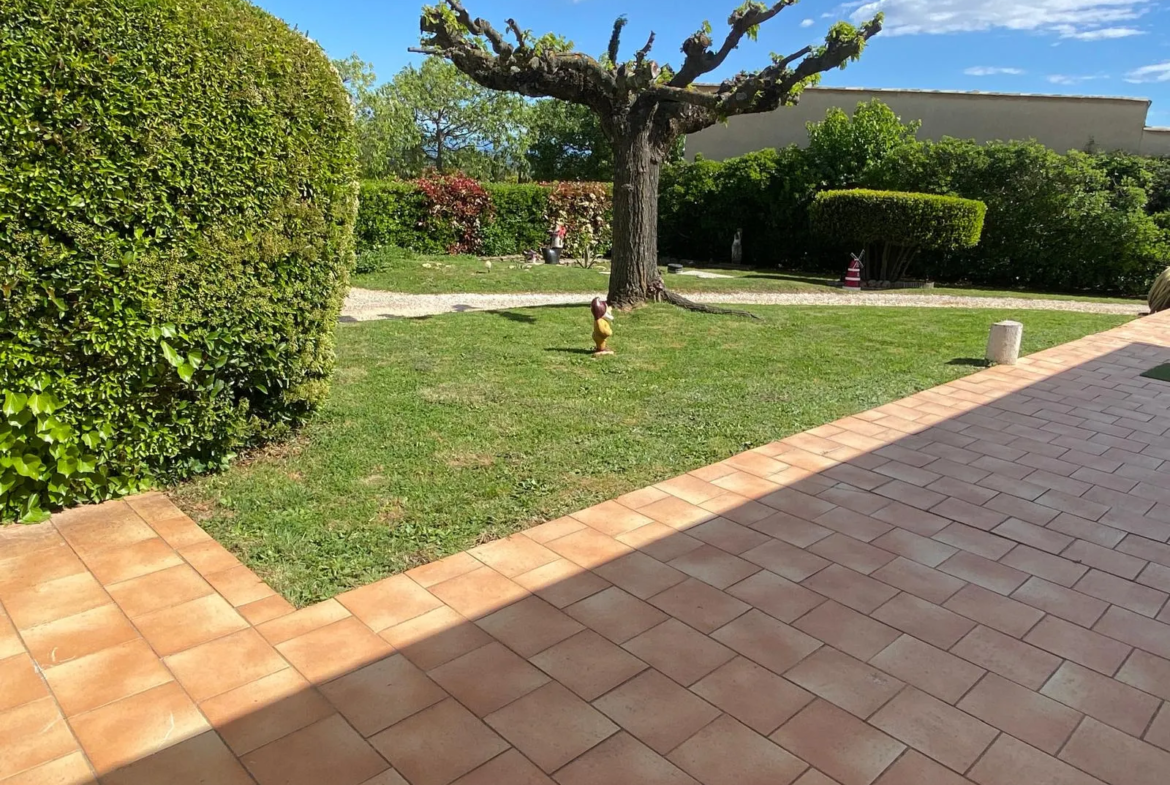 Vente Villa 90 m² à Vénéjan avec Jardin de 1190 m² 