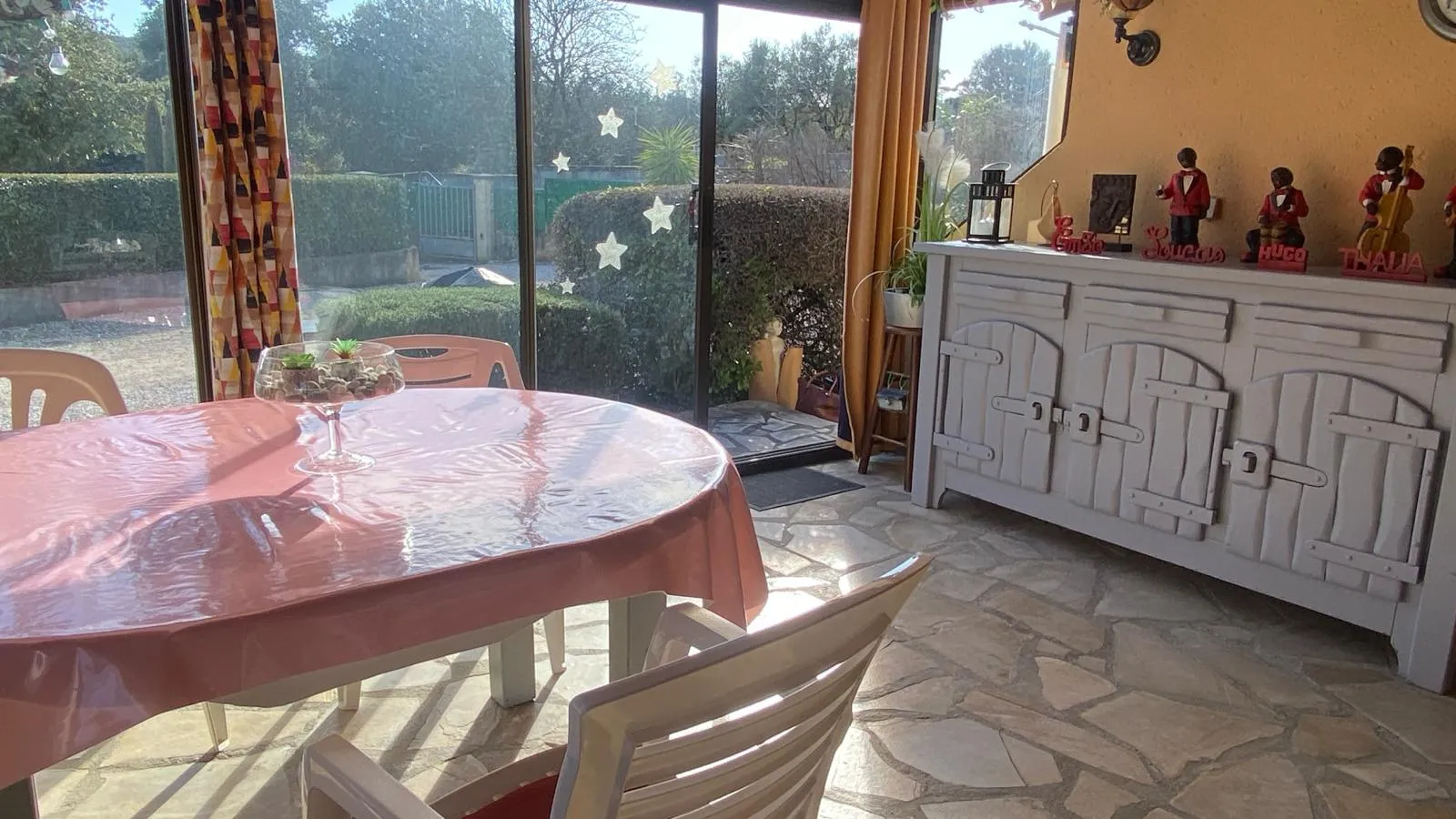 Vente Villa 90 m² à Vénéjan avec Jardin de 1190 m² 