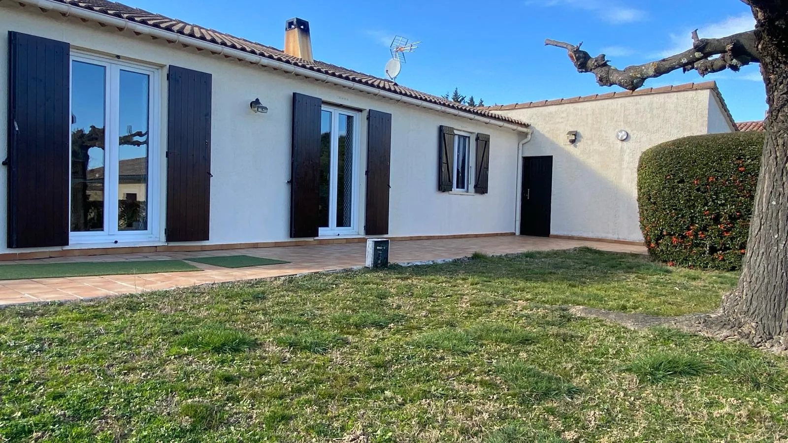 Vente Villa 90 m² à Vénéjan avec Jardin de 1190 m² 