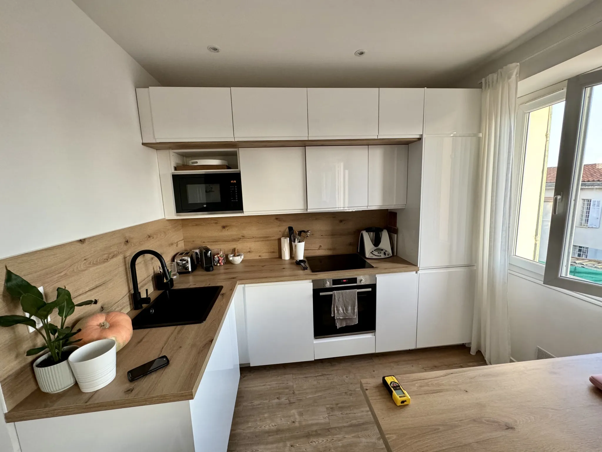 À vendre : Appartement T2 rénové de 40 m² à Bandol 