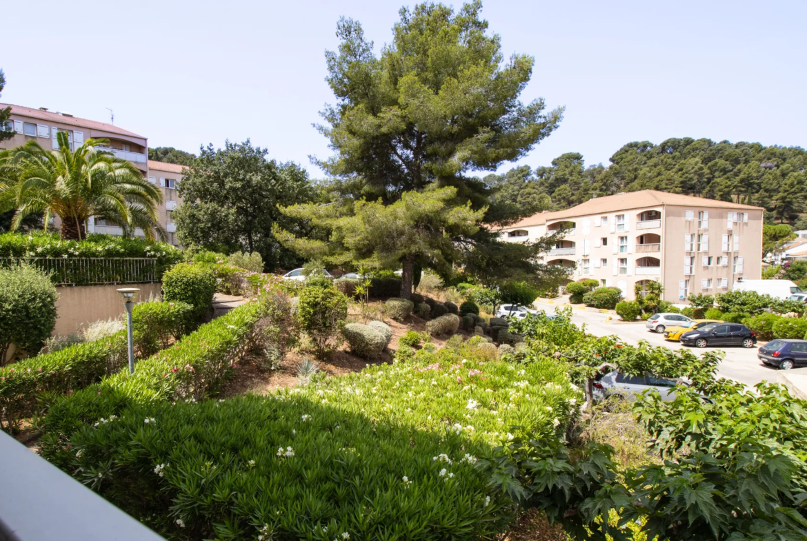 À vendre : Appartement 4 pièces avec terrasse à Hyères - Costebelle 