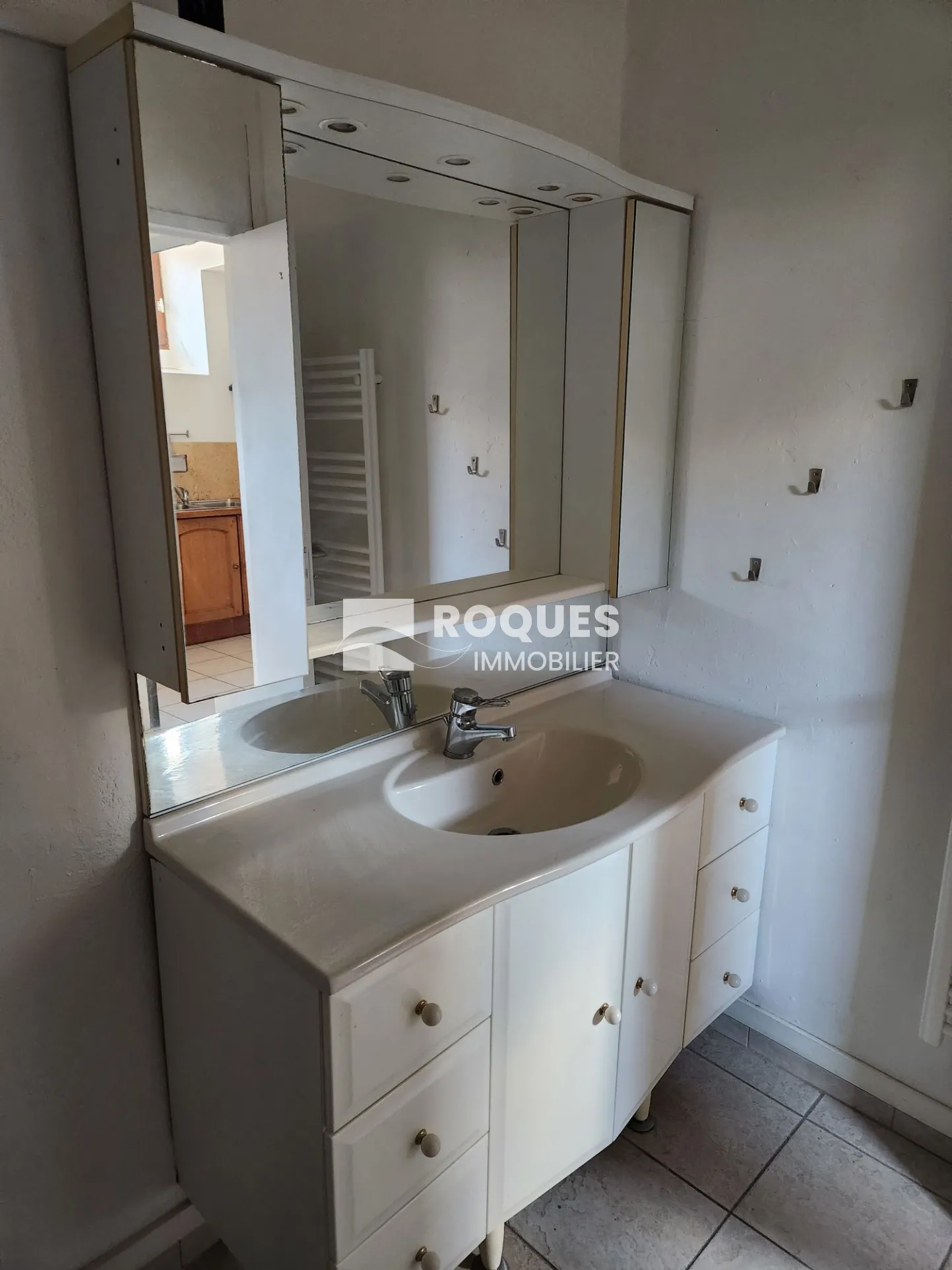 Immeuble à vendre à Lodève, 5 appartements, travaux à prévoir 