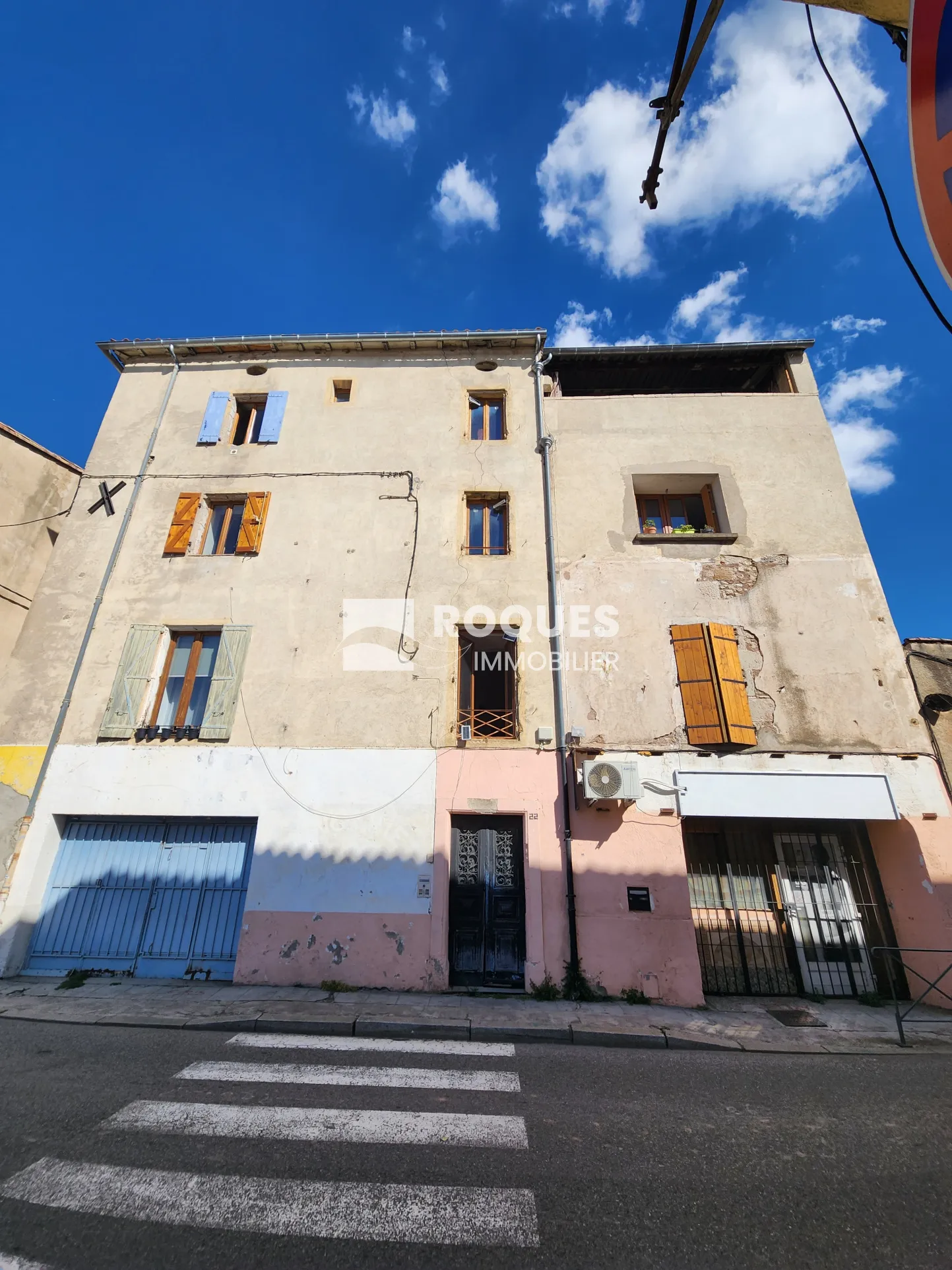 Immeuble à vendre à Lodève, 5 appartements, travaux à prévoir 