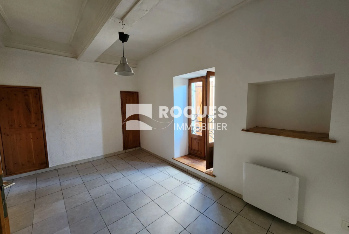 Immeuble à vendre à Lodève, 5 appartements, travaux à prévoir 