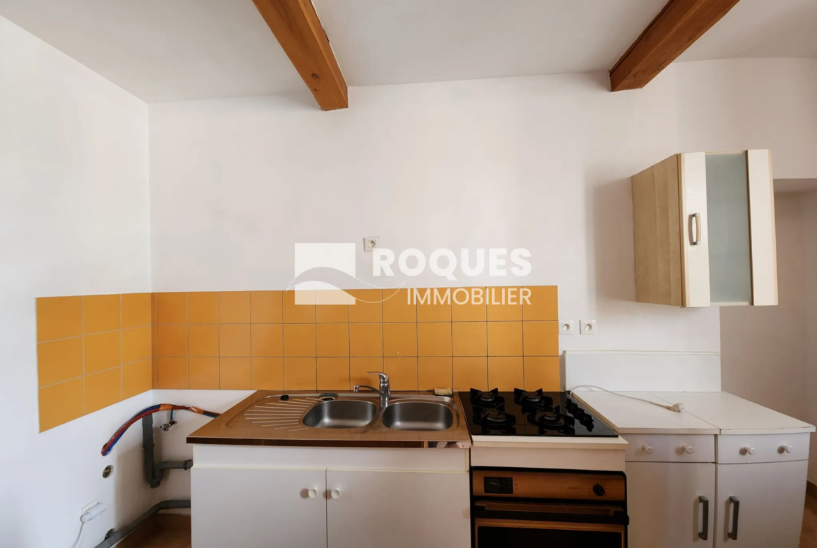 Immeuble à vendre à Lodève, 5 appartements, travaux à prévoir 