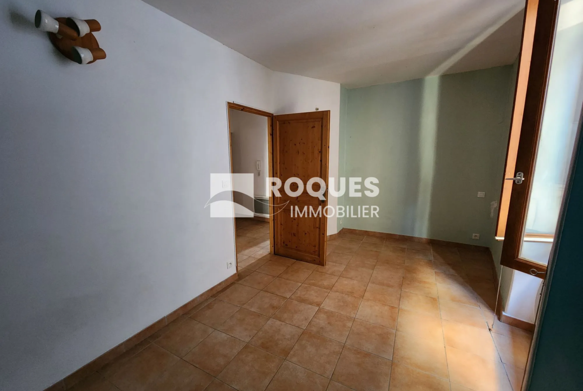 Immeuble à vendre à Lodève, 5 appartements, travaux à prévoir 