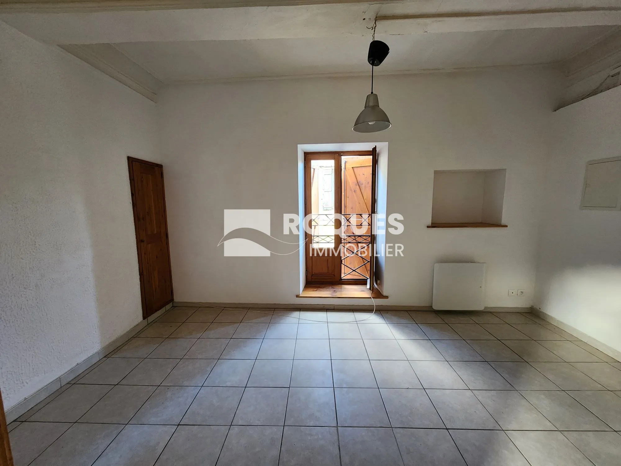 Immeuble à vendre à Lodève, 5 appartements, travaux à prévoir 