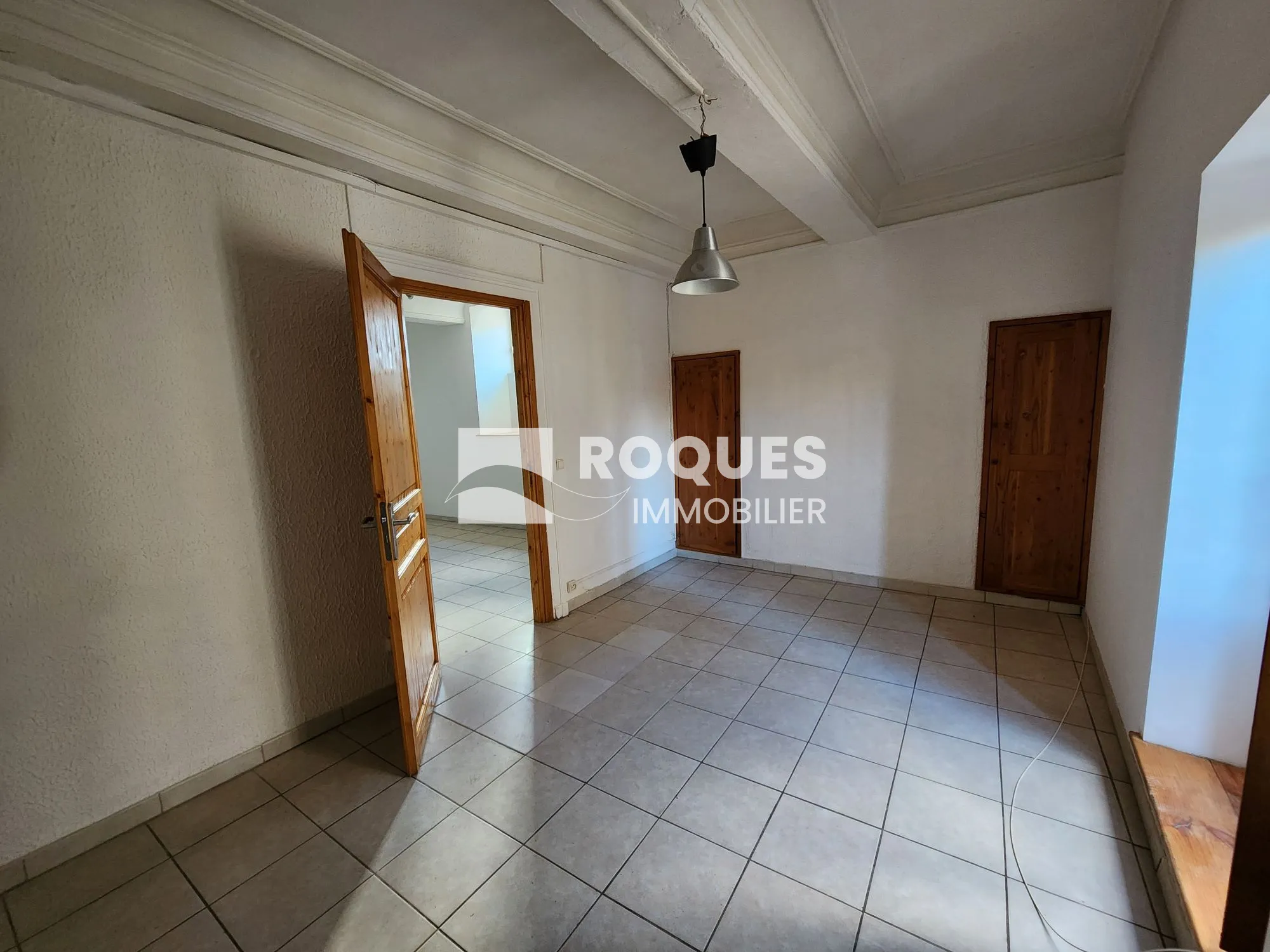 Immeuble à vendre à Lodève, 5 appartements, travaux à prévoir 