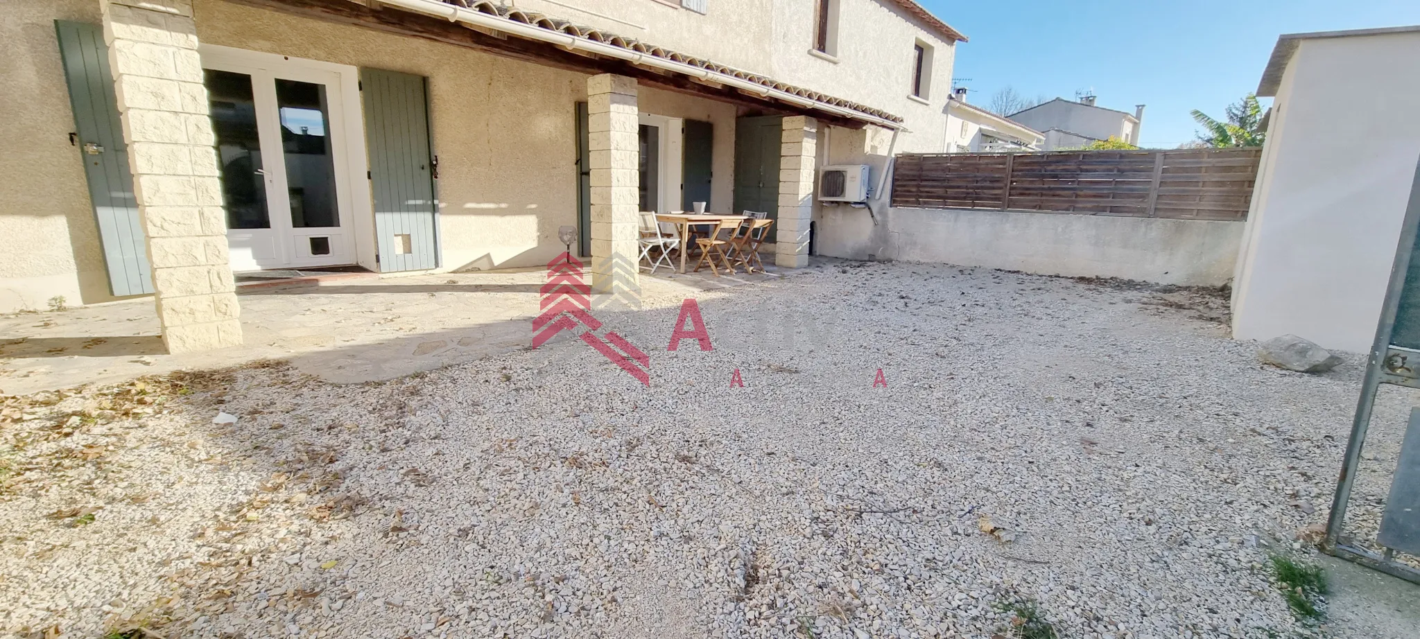 Charmante maison à vendre à Arles - 112 m2 avec terrain de 225 m2 