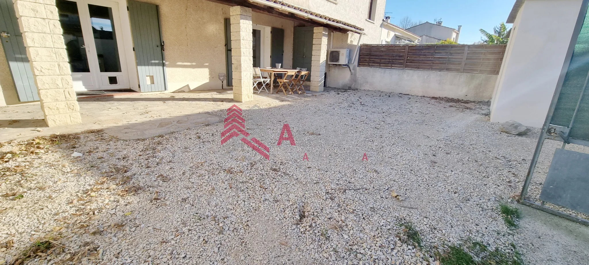 Charmante maison à vendre à Arles - 112 m2 avec terrain de 225 m2 