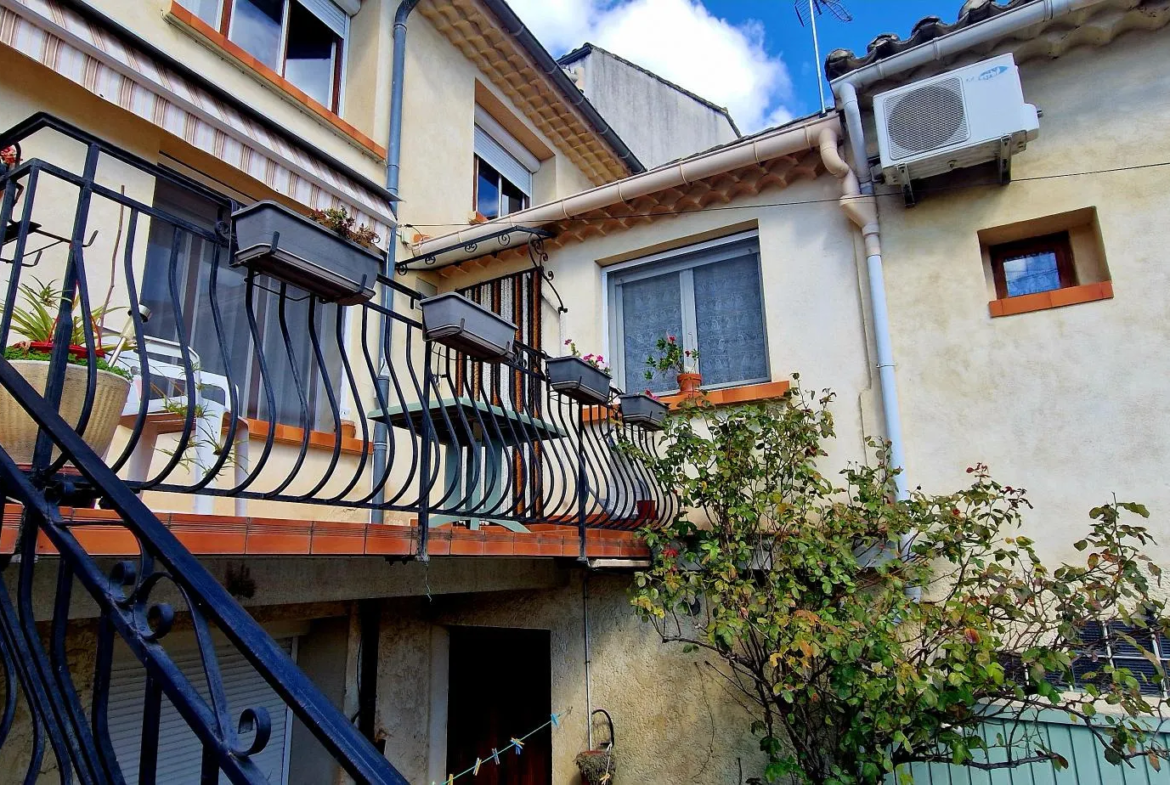 À vendre : Maison de ville 155 m² à Bollène avec terrasse et garage 