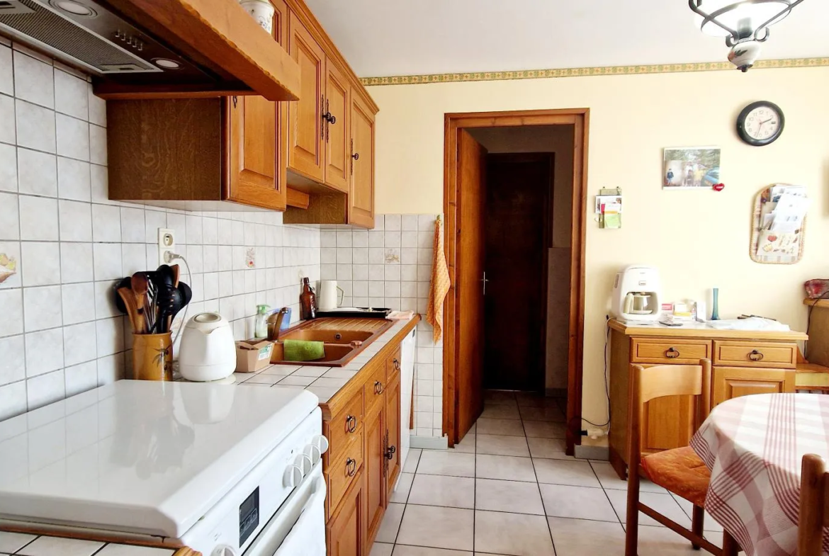 À vendre : Maison de ville 155 m² à Bollène avec terrasse et garage 