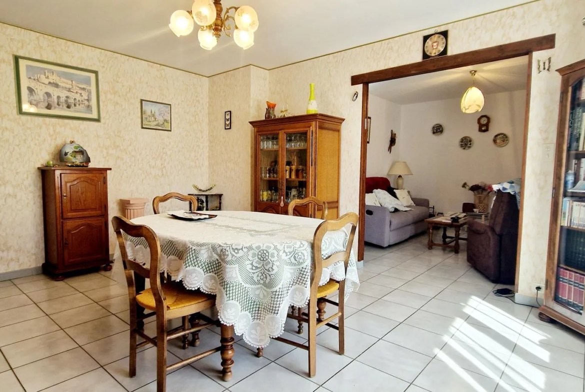 À vendre : Maison de ville 155 m² à Bollène avec terrasse et garage 