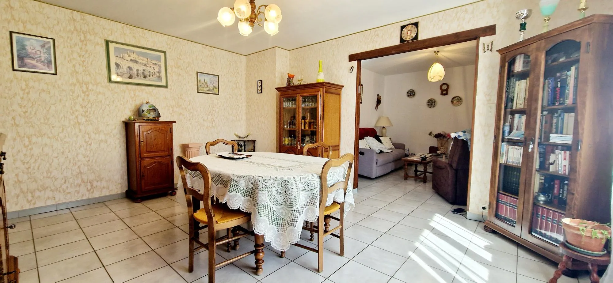 À vendre : Maison de ville 155 m² à Bollène avec terrasse et garage 