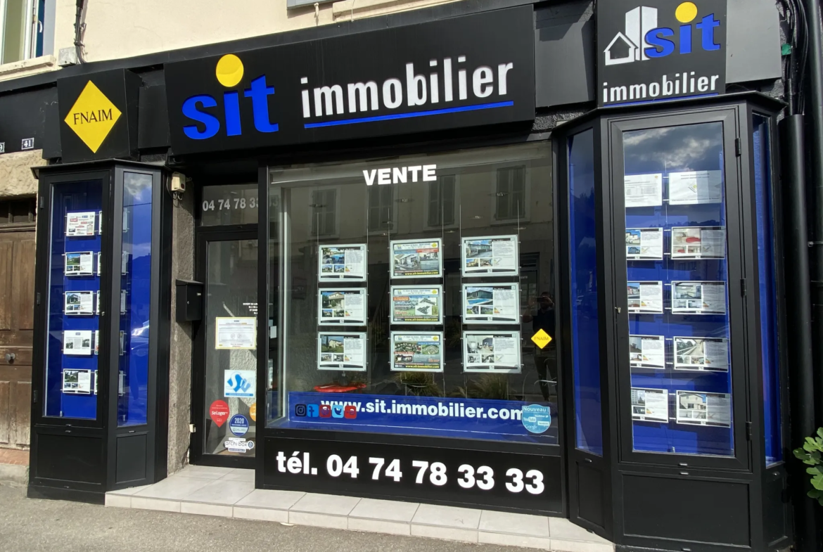 Terrain constructible de 825 m² à Saint-Prim à vendre 