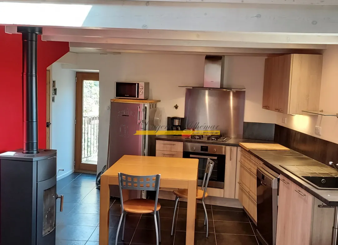 Maison en Pierre Charmante à Saint-Pons – 40 m2 à Vendre 