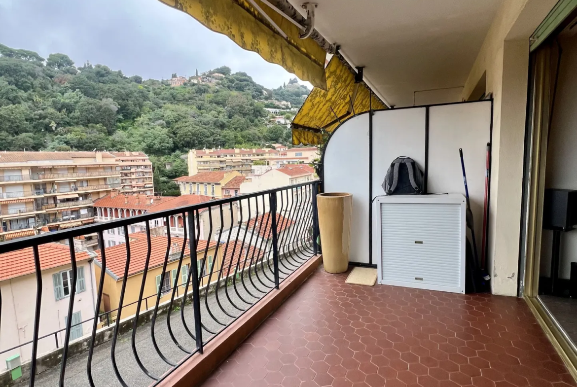 Appartement 2 pièces à vendre à Menton avec terrasse et cave 