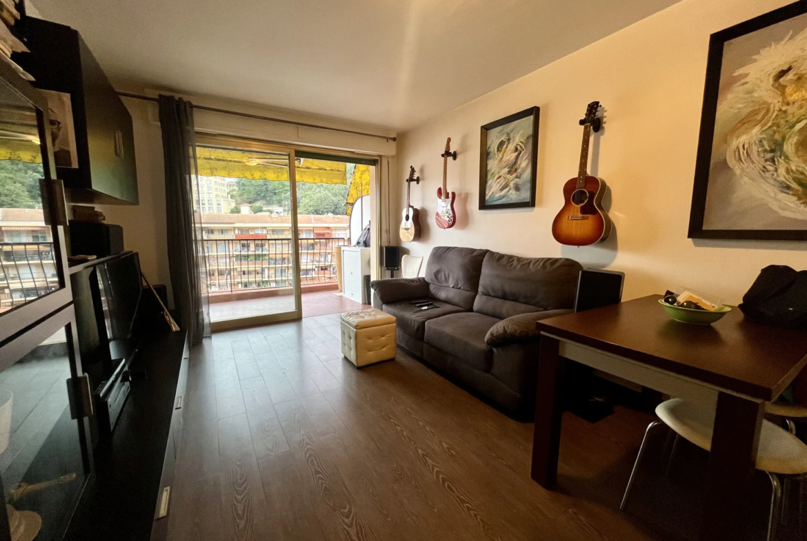 Appartement 2 pièces à vendre à Menton avec terrasse et cave 