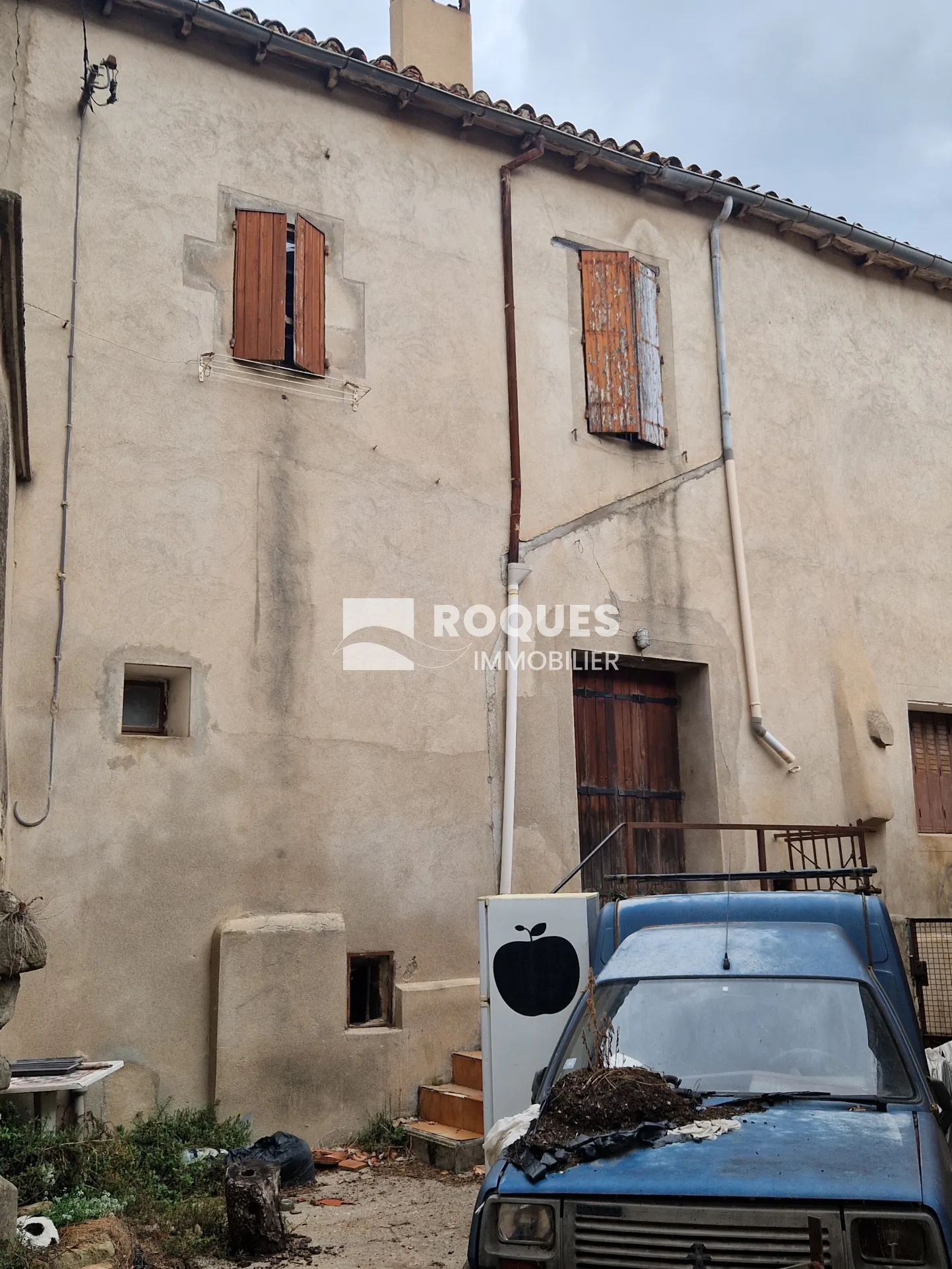 Maison à rénover à Lodève, 4 pièces avec cour attenante 