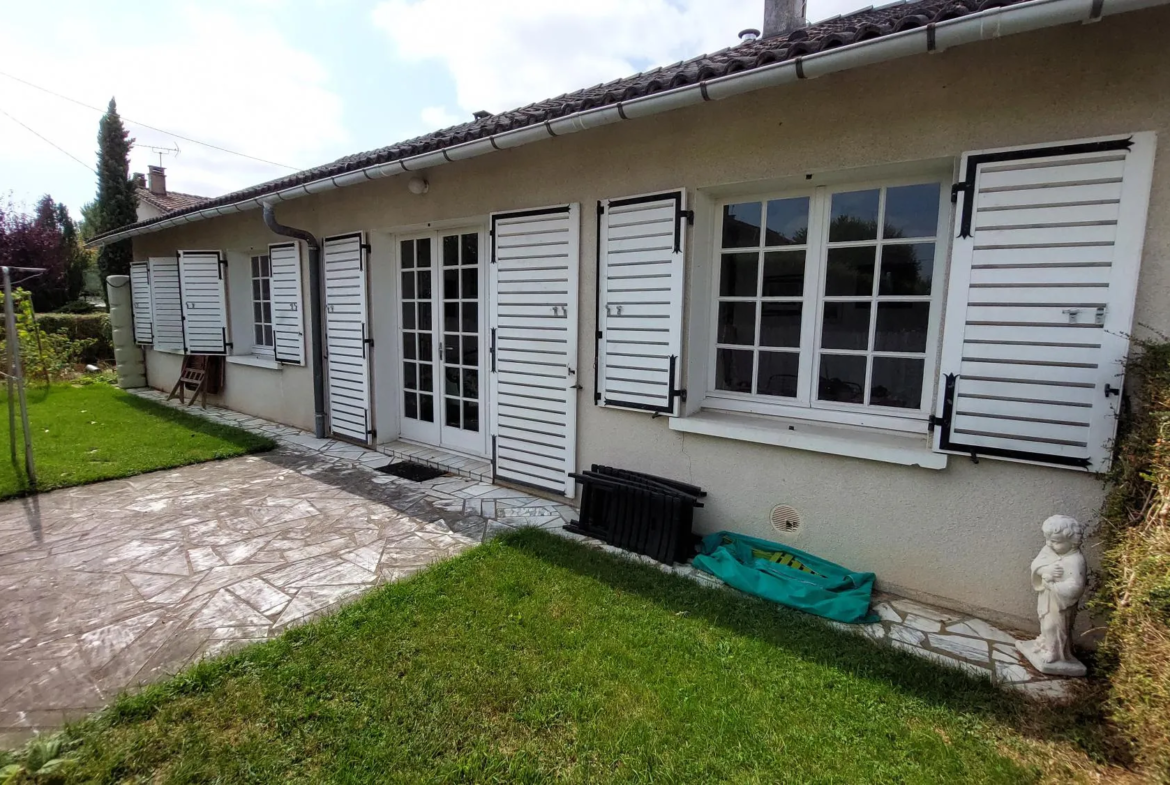 Pavillon de plain-pied à vendre à Niort - 3 chambres et jardin 