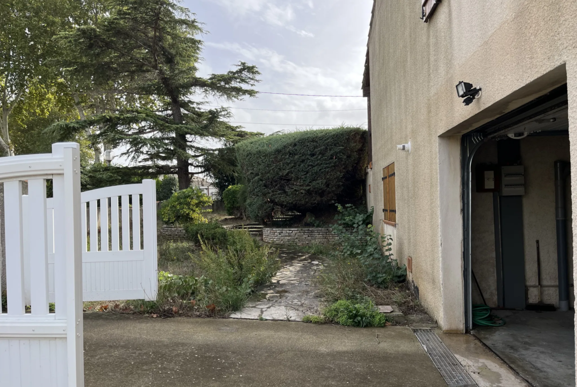 Grande villa de plain-pied avec jardin à Lézignan-Corbières 