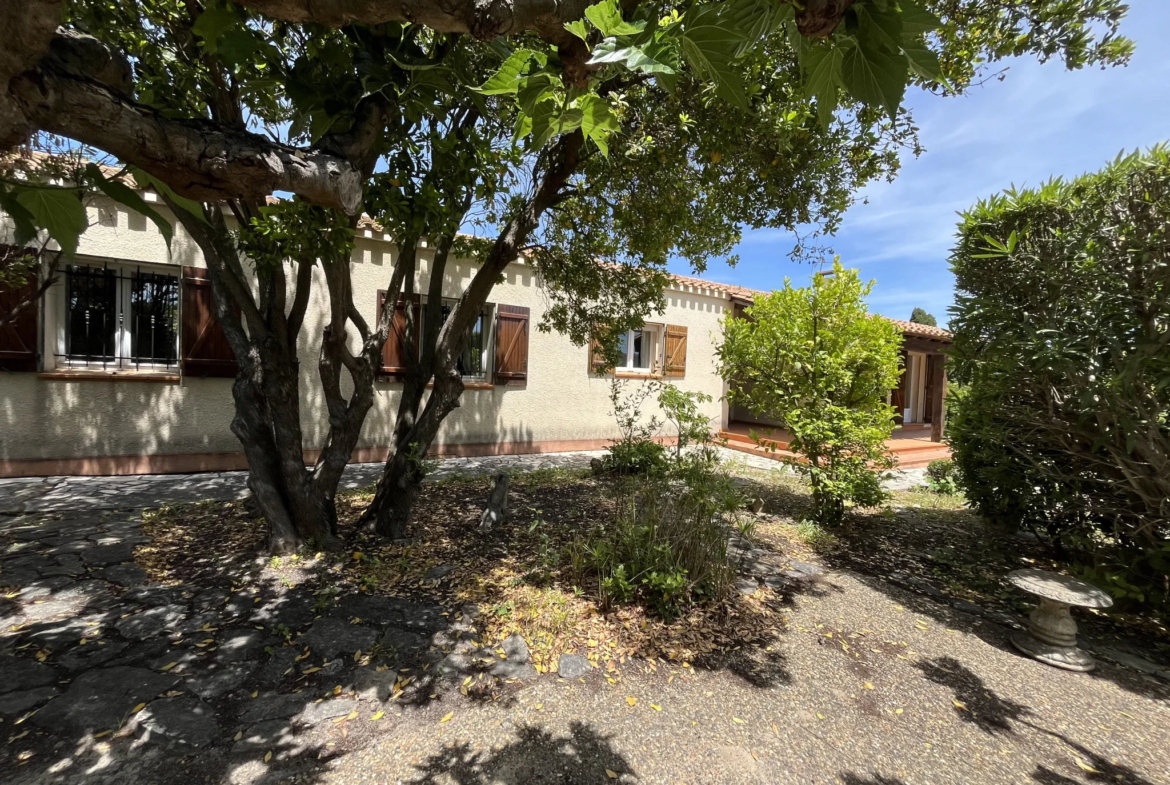 Grande villa de plain-pied avec jardin à Lézignan-Corbières 