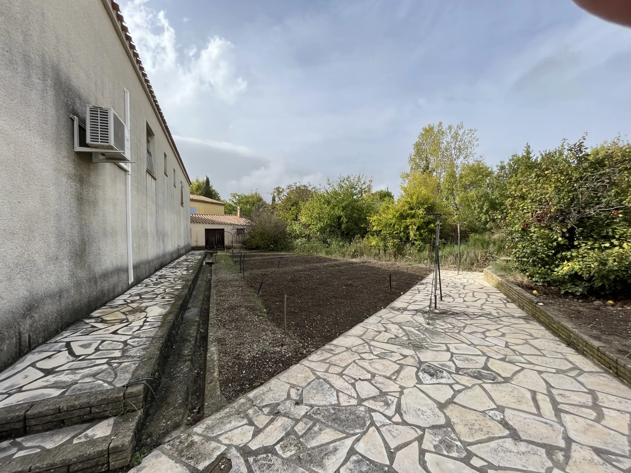 Grande villa de plain-pied avec jardin à Lézignan-Corbières 