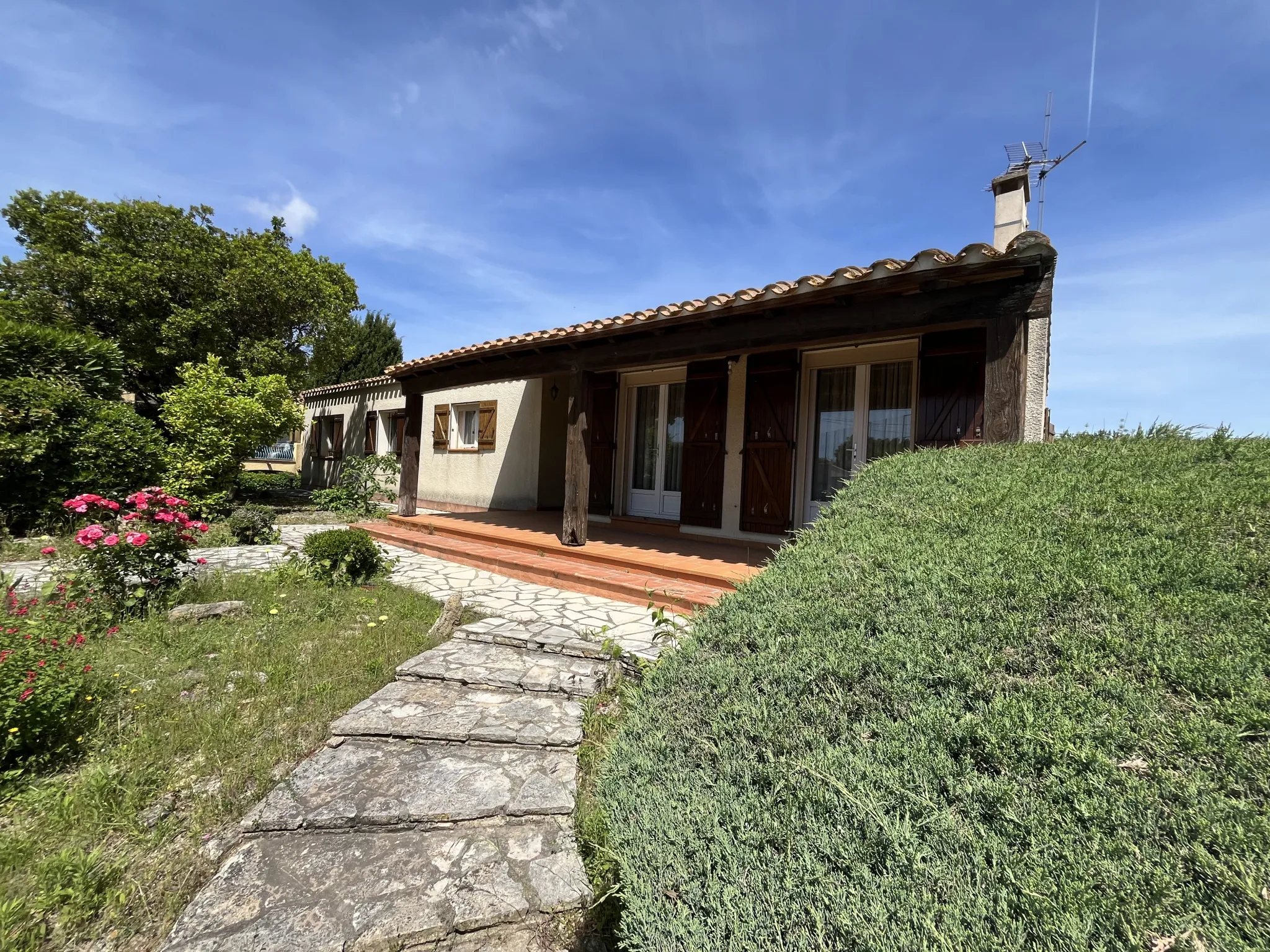 Grande villa de plain-pied avec jardin à Lézignan-Corbières 