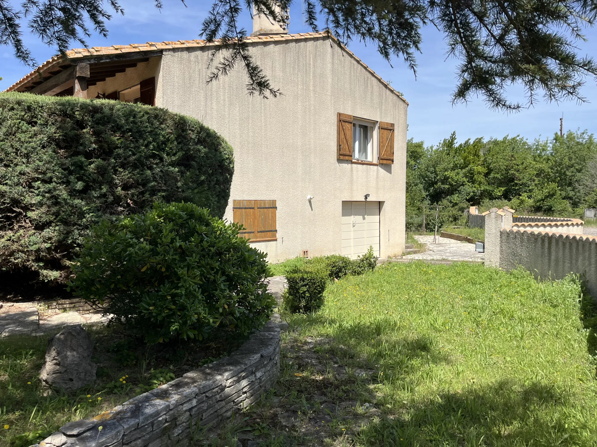 Grande villa de plain-pied avec jardin à Lézignan-Corbières 