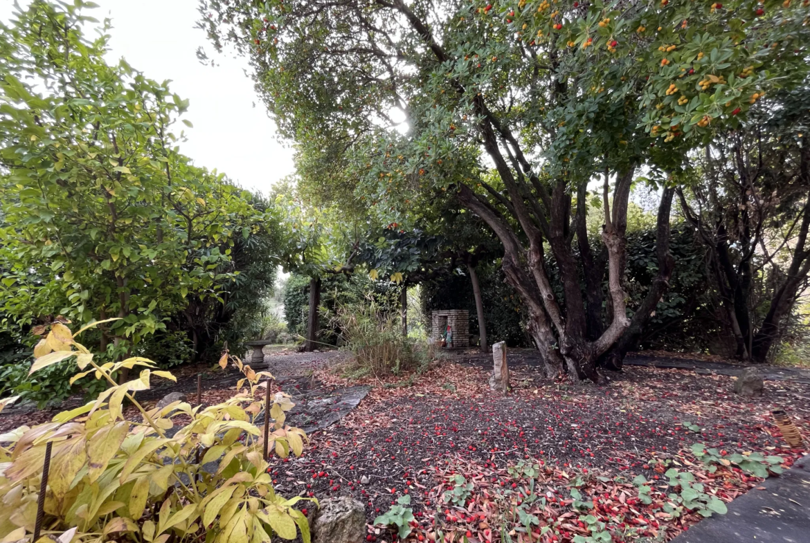 Grande villa de plain-pied avec jardin à Lézignan-Corbières 