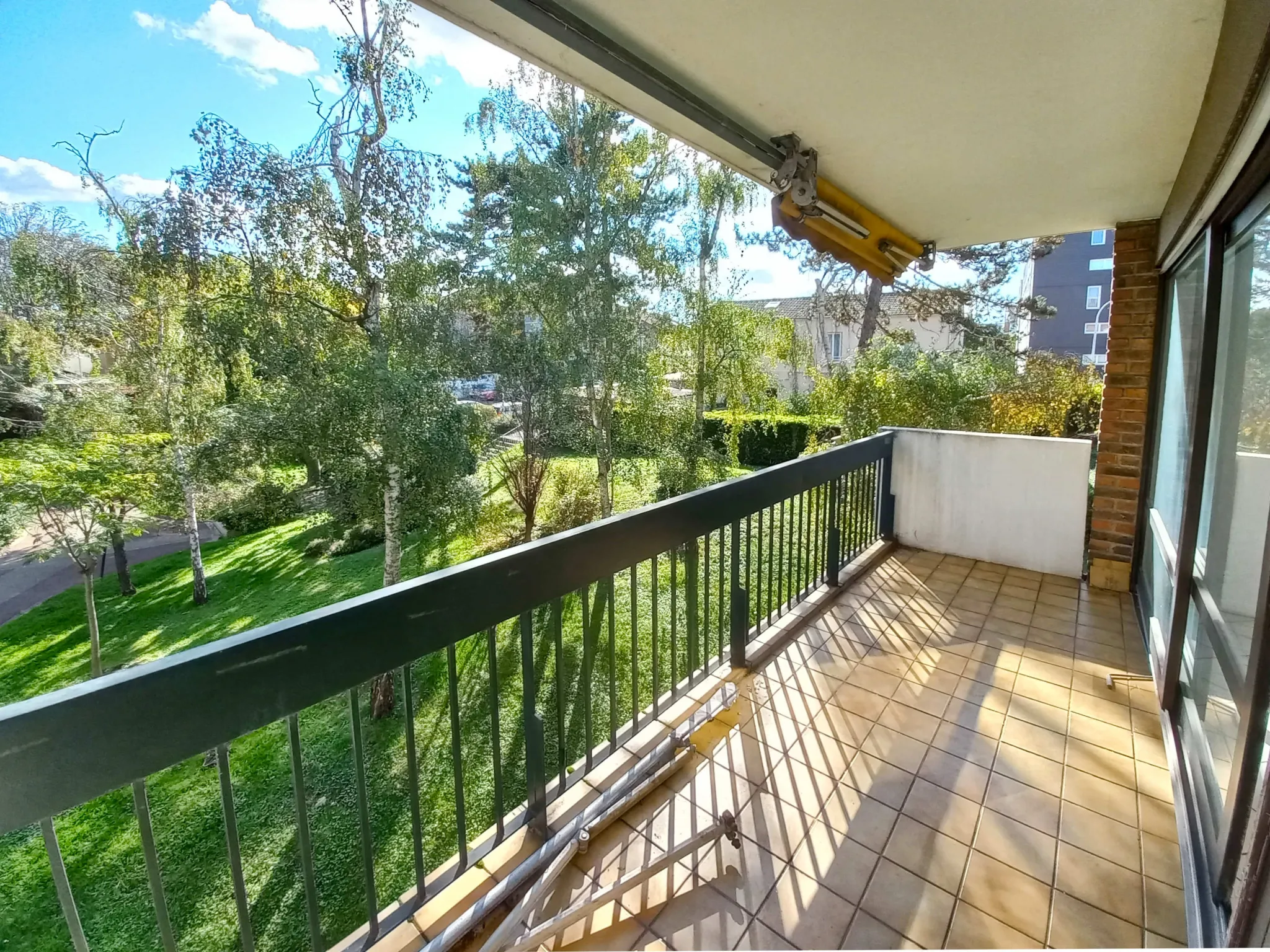 Bel Appartement 3 pièces à Créteil avec Balcon et Box 