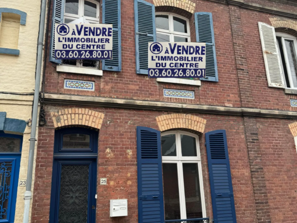 Maison de ville à vendre à Abbeville, 4 chambres et cour