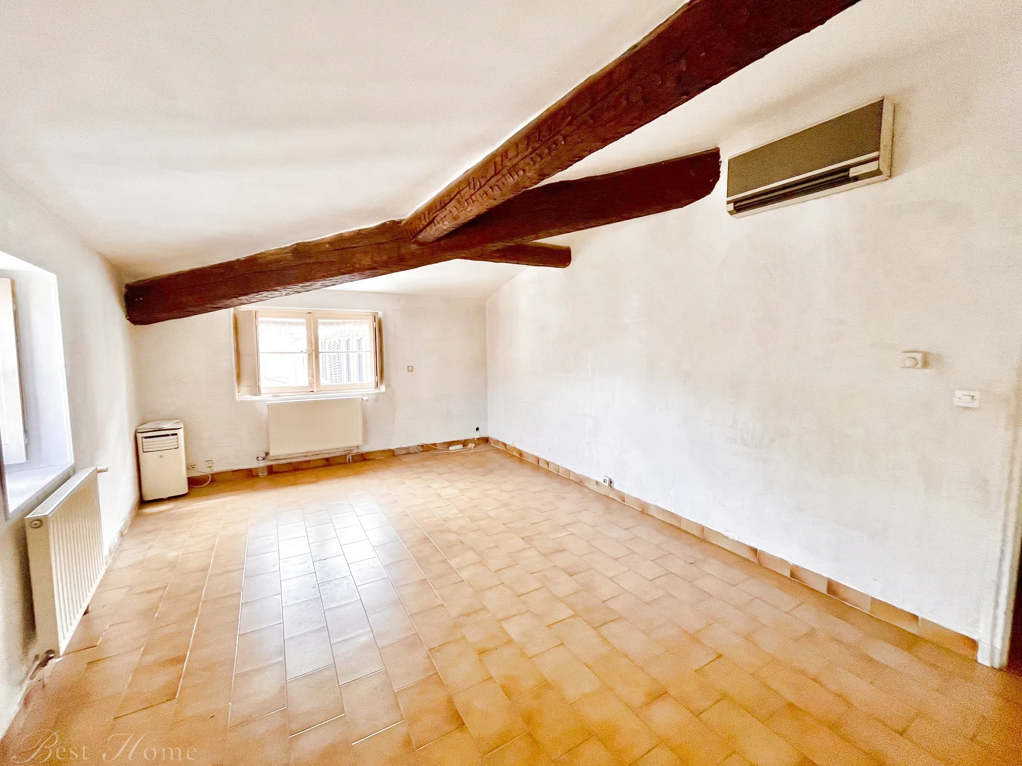 Appartement P2 de 50 m² à vendre à Nîmes - Dernier étage avec ascenseur 