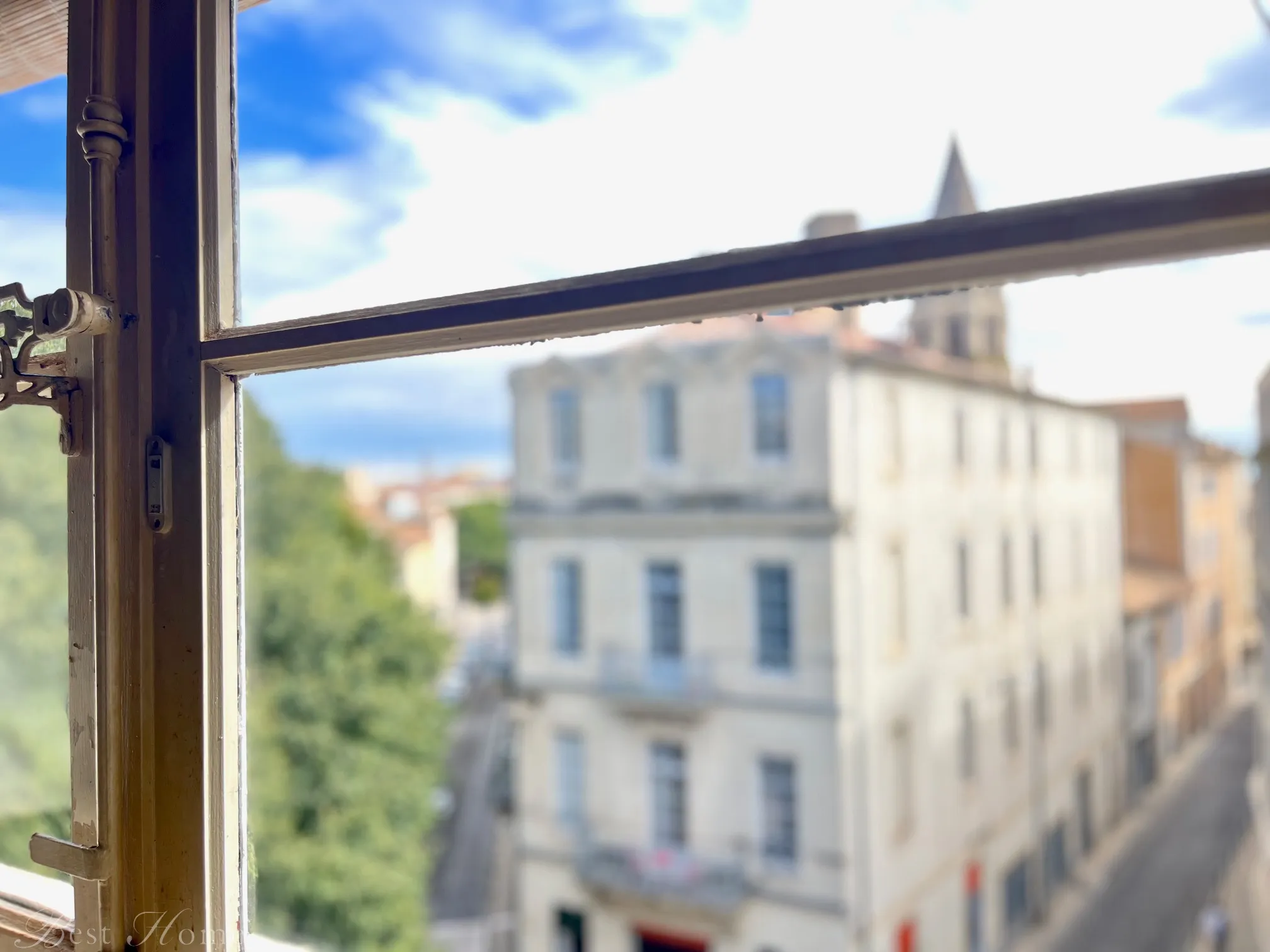 Appartement P2 de 50 m² à vendre à Nîmes - Dernier étage avec ascenseur 