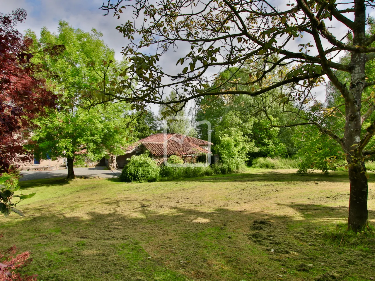 Fermette avec Gîte Indépendant à La Forêt-sur-Sèvre 