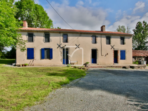 Fermette avec Gîte Indépendant à La Forêt-sur-Sèvre