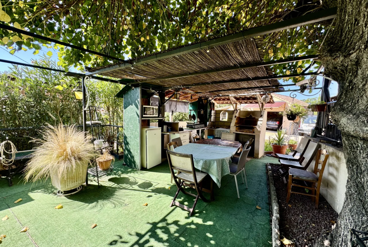 Maison rénovée avec jardin à Jonquières, 3 chambres et garage 