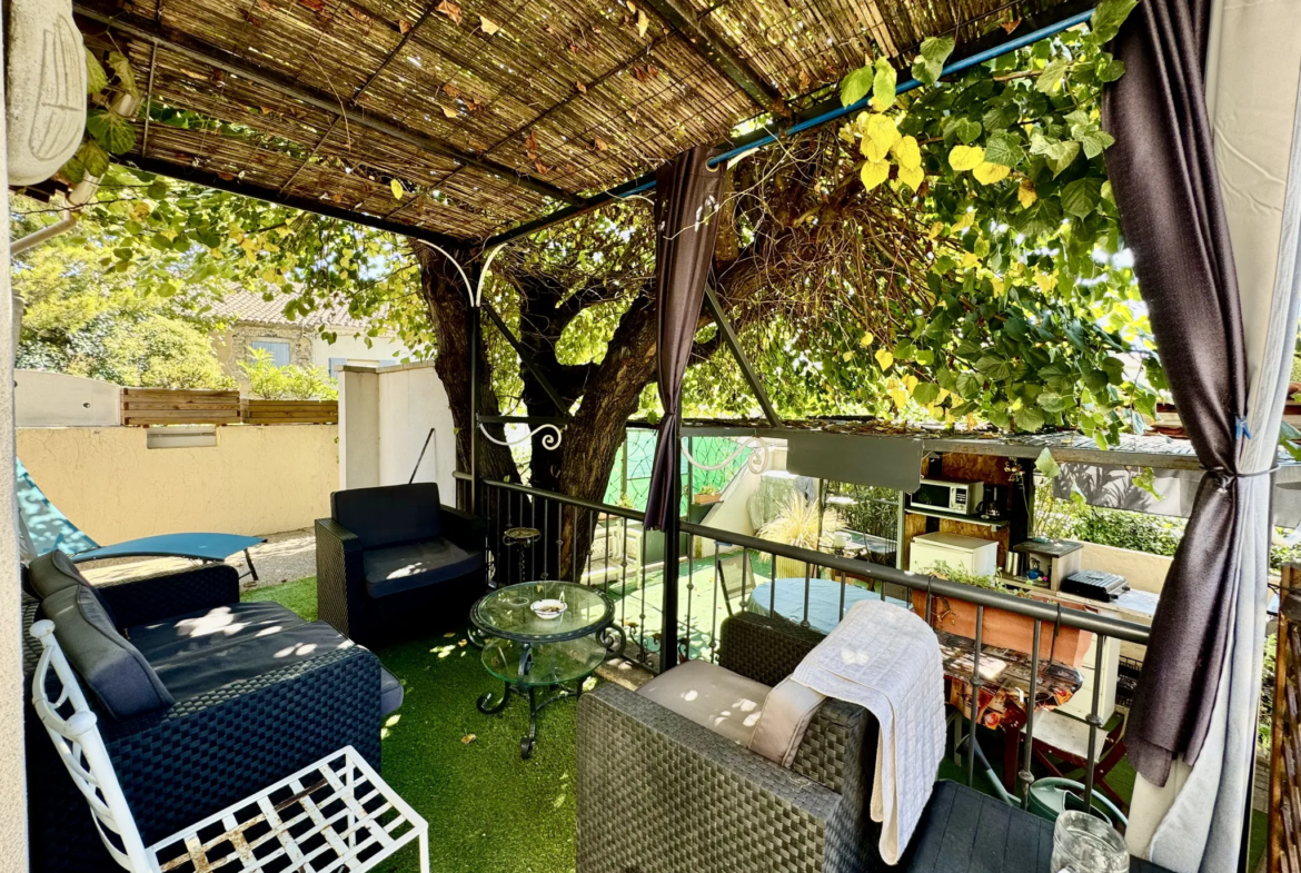 Maison rénovée avec jardin à Jonquières, 3 chambres et garage 