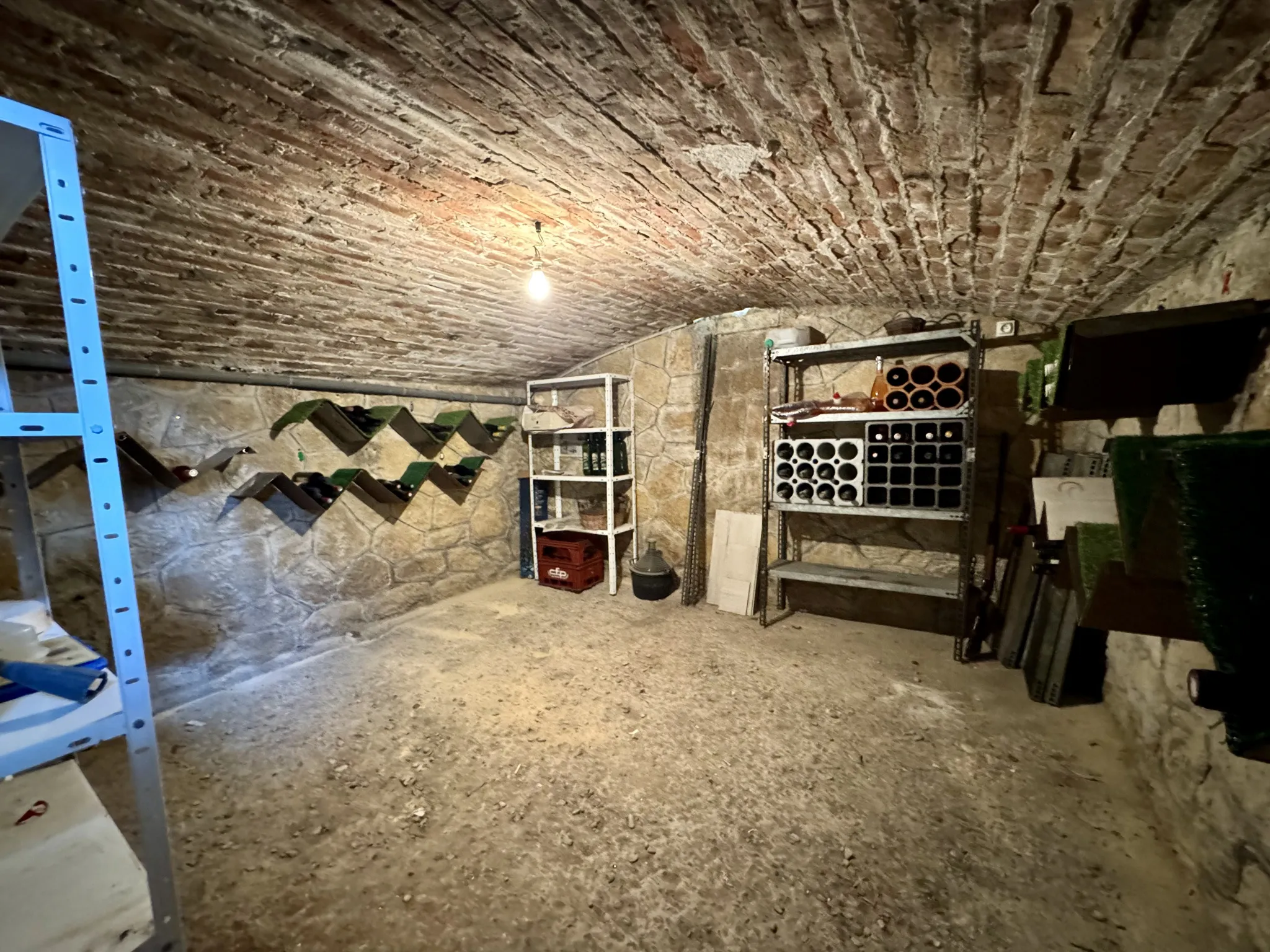 Maison rénovée avec jardin à Jonquières, 3 chambres et garage 