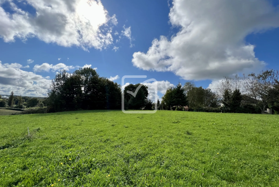 Terrain à bâtir de 1501 m² à Sainte-Féréole 