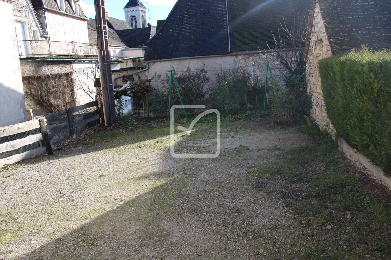 À vendre : Maison de village 5 pièces à Saint-Sozy avec jardin 