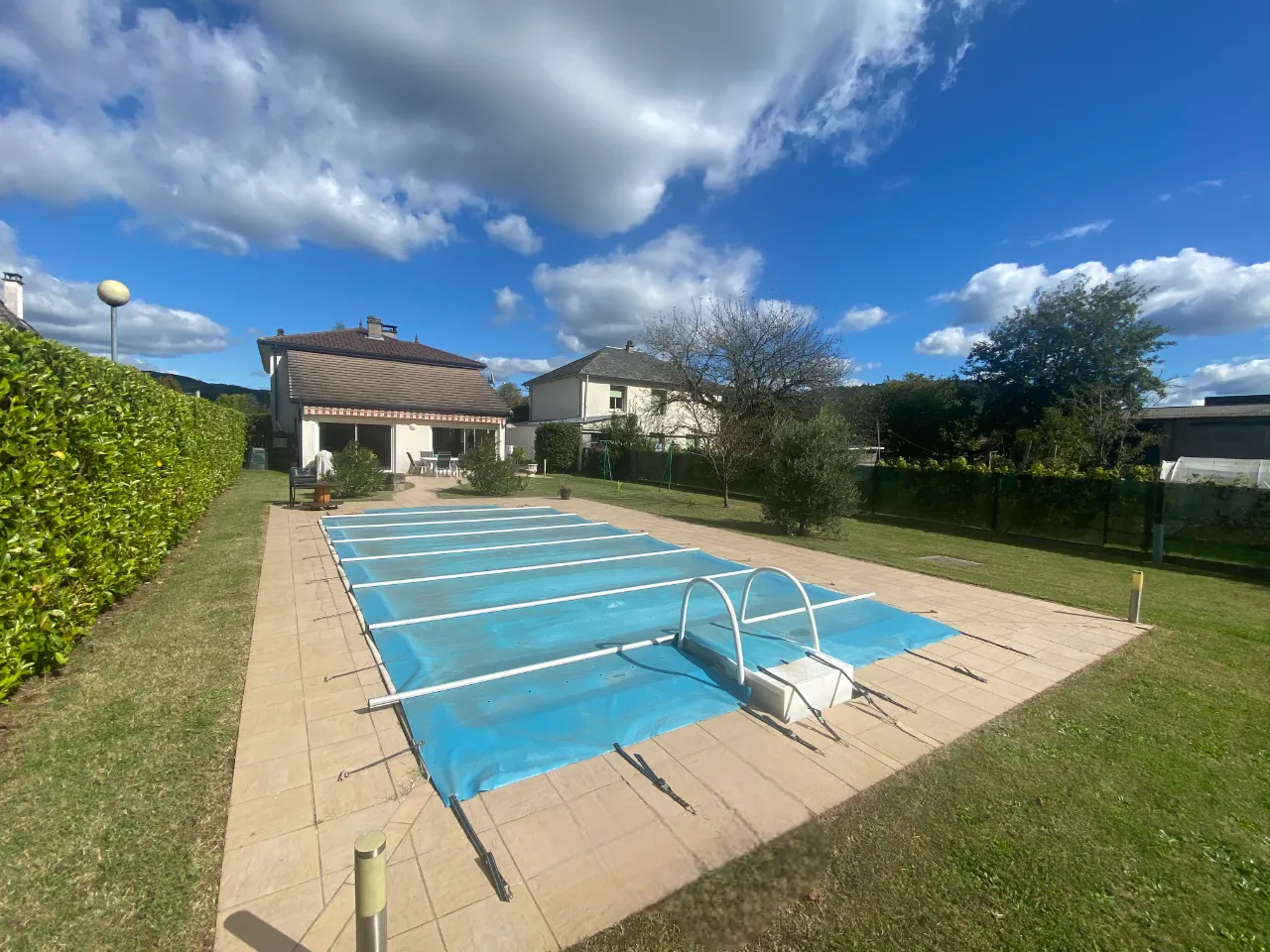 Maison familiale spacieuse avec piscine à Argentat-sur-Dordogne 